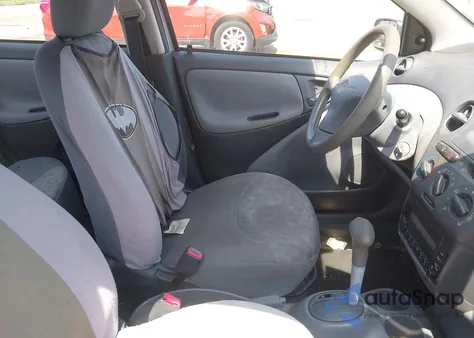 2000 Toyota Echo from USA, damaged, VIN JTDBT1230Y0002176